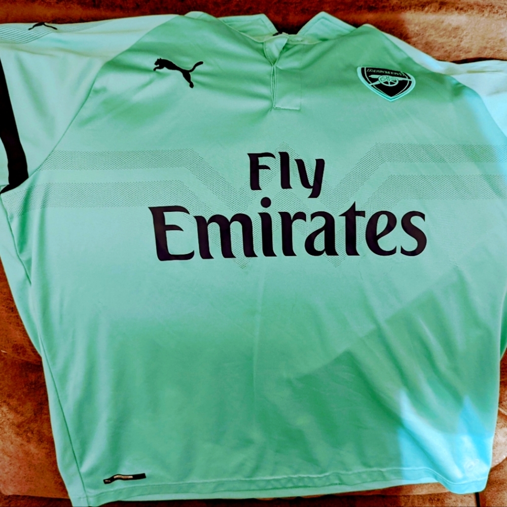 Arsenal 2018/2019 third Jersey. Excellent condition size 2XL